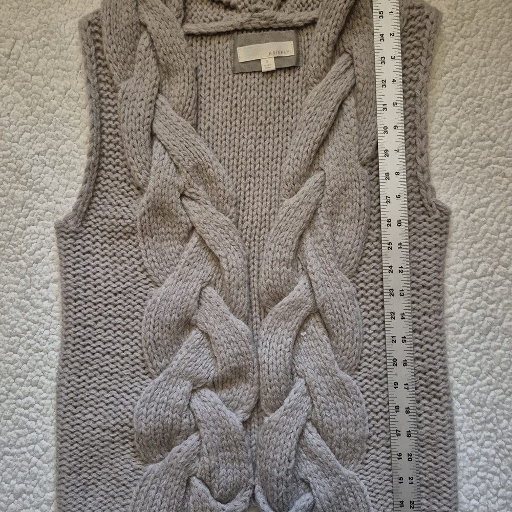 Kaisely Gray Cable Knit Sweater Vest